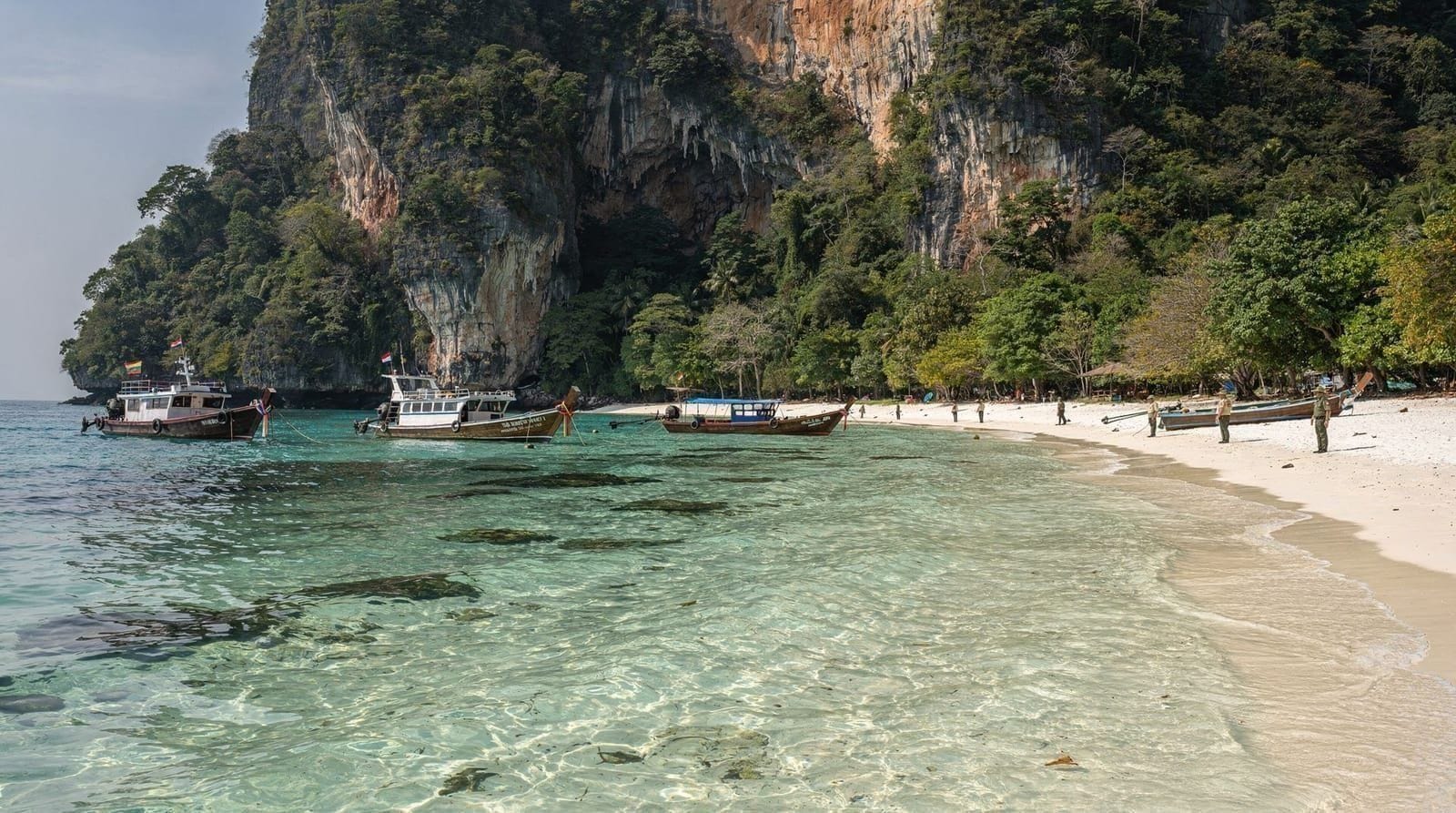 Maya Bay current rules, access, and what it's really like now — Maya Bay's current rules explained — entry fees (~400 THB), visitor caps, swimmi