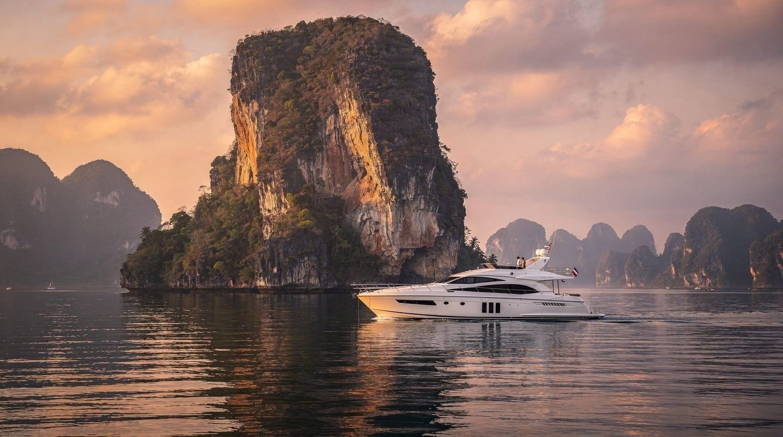 James Bond Hong Island luxury sunset cruise