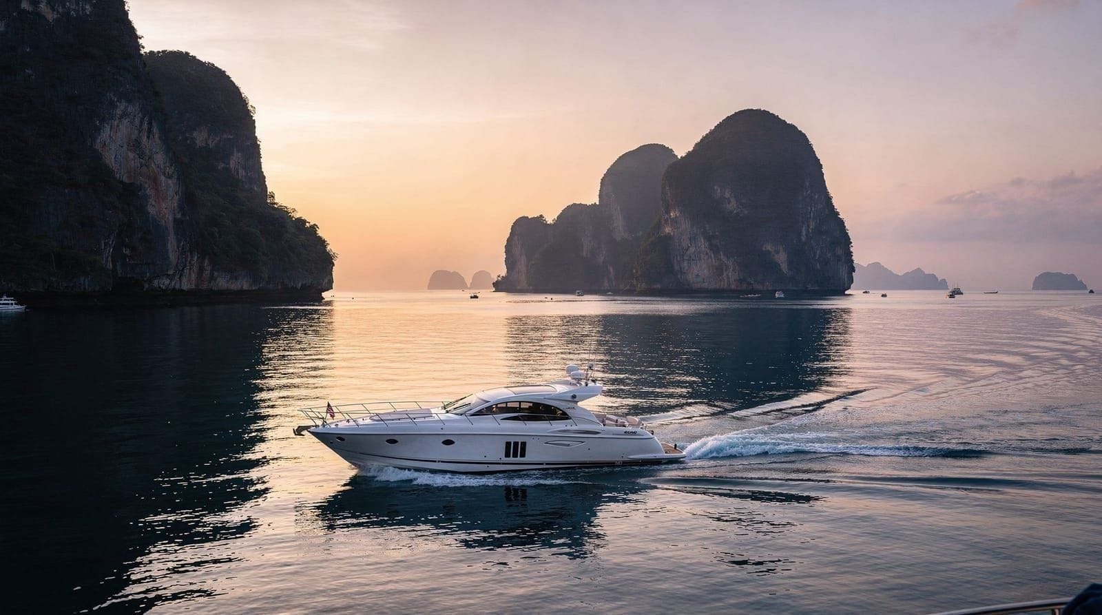 Phi Phi sunrise speedboat tour